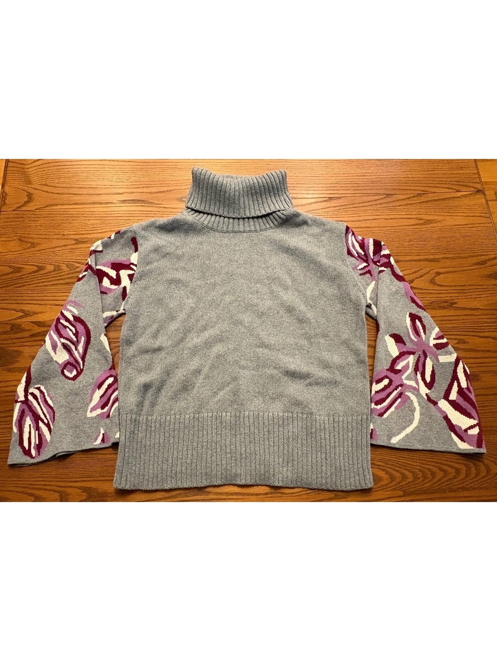 Cabi Gray Floral Pattern Sleeve Turtleneck Sweater Size M Cotton Blend